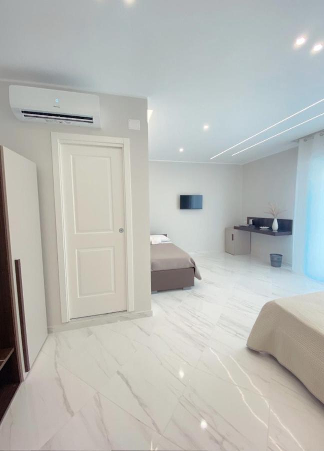 Meligrana Central Rooms โตรเปอา ภายนอก รูปภาพ
